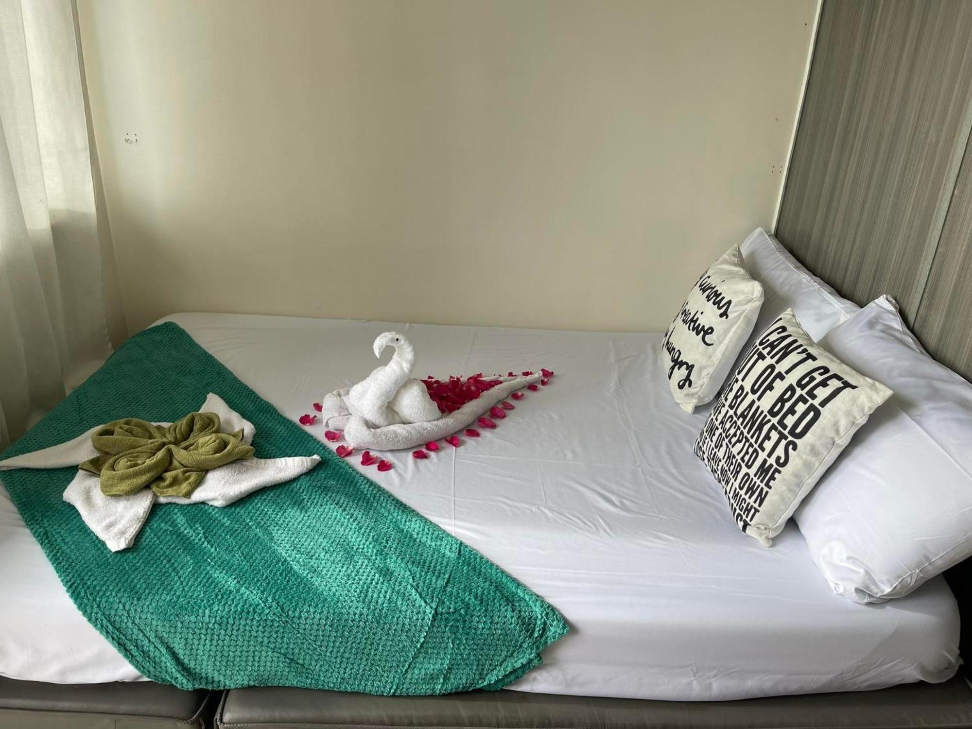 Chung cư studio 16 m² có 1 phòng tắm riêng ở Malate Manila Ngoại thất bức ảnh